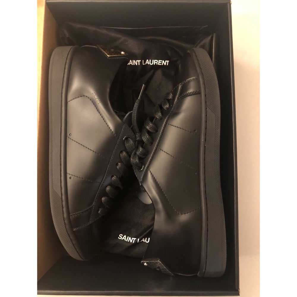 SAINT LAURENT Calfskin Metallic Courtlip sneakers